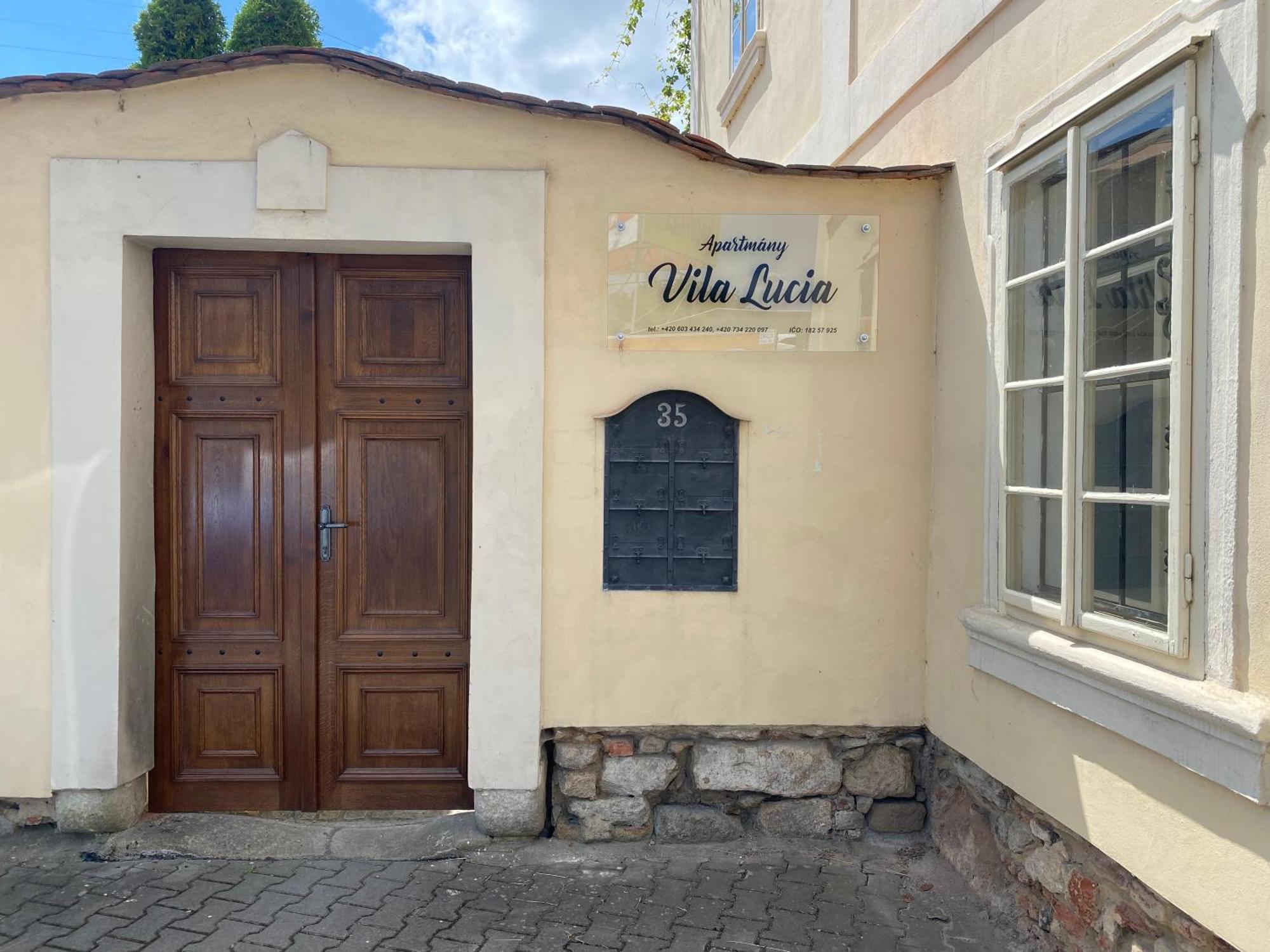 Vila Lucia - Apartman 1 プルゼニ エクステリア 写真